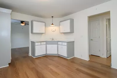 S66W12582  Somerset Dr, Muskego, WI 53150 - Photo 12
