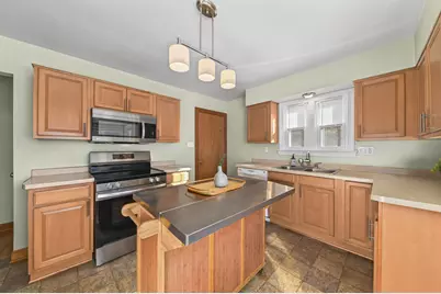 2873 N 83rd St, Milwaukee, WI 53222 - Photo 10