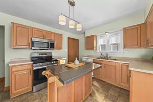 2873 N 83rd St, Milwaukee, WI 53222 - Photo 10