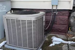 2129 S 31st St, Milwaukee, WI 53215 - Photo 10