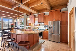 601 E Erie St, Milwaukee, WI 53202 - Photo 22