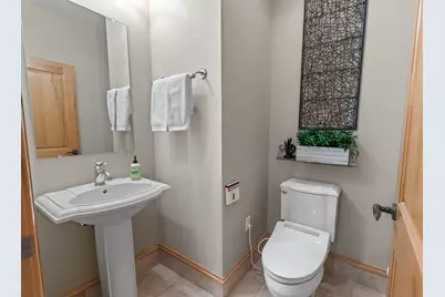 601 E Erie St #313, Milwaukee, WI 53202 - Photo 32