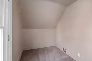 3527 W Branting Ln, Milwaukee, WI 53215 - Photo 20