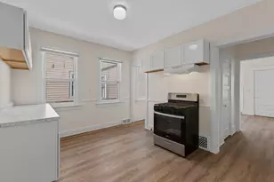 3527 W Branting Ln, Milwaukee, WI 53215 - Photo 8