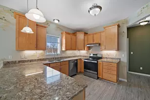 227 Shore Cir, Oconomowoc, WI 53066 - Photo 12