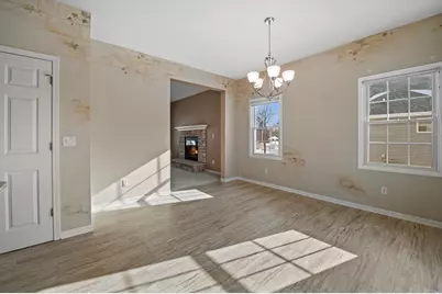 227  Shore Cir, Oconomowoc, WI 53066 - Photo 10