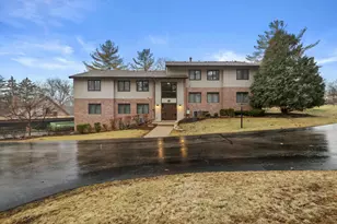 1070 S Lake Shore Dr, Lake Geneva, WI 53147 - Photo 32