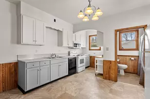 211 Lincoln Ave, Sheboygan, WI 53081 - Photo 2