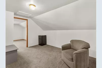 211  Lincoln Ave, Sheboygan, WI 53081 - Photo 18