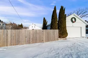 343 E Green Bay Ave, Saukville, WI 53080 - Photo 16