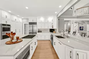 11415 N Stonefield Ct, Mequon, WI 53092 - Photo 8