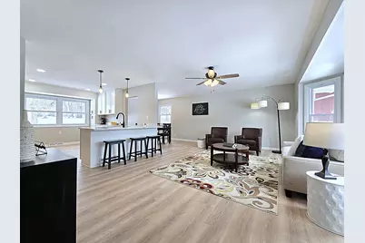 4570 N Delco Ave, Wauwatosa, WI 53225 - Photo 2