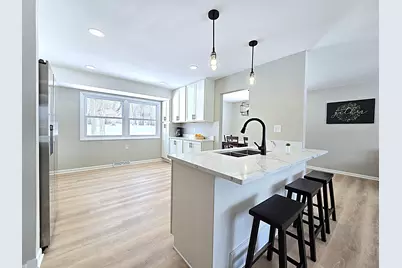 4570 N Delco Ave, Wauwatosa, WI 53225 - Photo 4