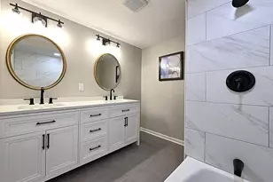 4570 N Delco Ave, Wauwatosa, WI 53225 - Photo 22