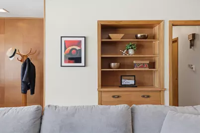 8965 N Navajo Rd, Bayside, WI 53217 - Photo 8