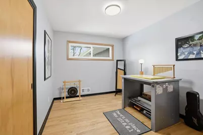 8965 N Navajo Rd, Bayside, WI 53217 - Photo 30