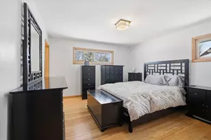 8965 N Navajo Rd, Bayside, WI 53217 - Photo 24