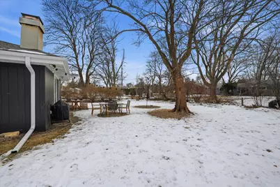 8965 N Navajo Rd, Bayside, WI 53217 - Photo 34