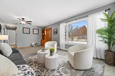 N62W23905  Sunset Dr, Sussex, WI 53089 - Photo 4