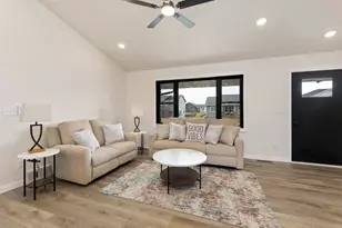 1508 Pioneer Dr, Holmen, WI 54636 - Photo 6