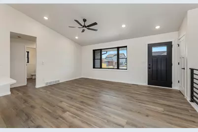 1508  Pioneer Dr, Holmen, WI 54636 - Photo 4