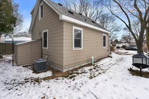 324 Douglass Ave, Waukesha, WI 53186 - Photo 14