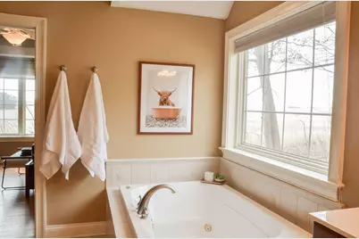 201  Abbey Springs Dr, Fontana, WI 53125 - Photo 10