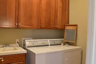 201 Abbey Springs Dr, Fontana, WI 53125 - Photo 28