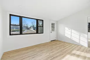 10314 Root River Dr, Racine, WI 53108 - Photo 8