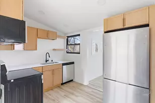 10314 Root River Dr, Racine, WI 53108 - Photo 14