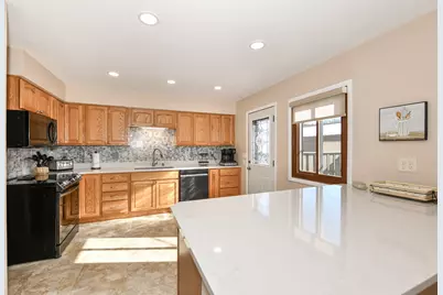 16107 W Heritage Ln, New Berlin, WI 53151 - Photo 14