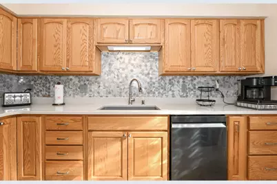 16107 W Heritage Ln, New Berlin, WI 53151 - Photo 12