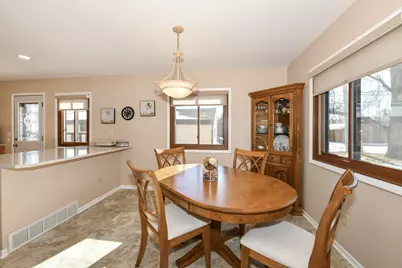 16107 W Heritage Ln, New Berlin, WI 53151 - Photo 12