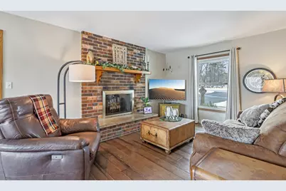 5820 S 124th St, Hales Corners, WI 53130 - Photo 10