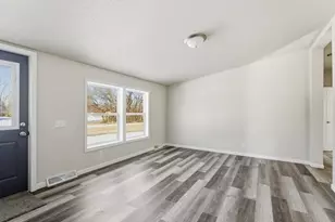 320 Lincoln Ave, Omro, WI 54963 - Photo 8