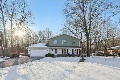 3821 S Sunny View Dr, New Berlin, WI 53151 - Photo 4