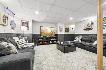 3821 S Sunny View Dr, New Berlin, WI 53151 - Photo 38