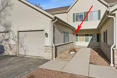 2050  Pine Ridge Ct #Unit D, Grafton, WI 53024 - Photo 2