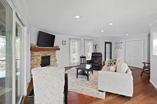 30527 Mountain Ln, Racine, WI 53185 - Photo 4