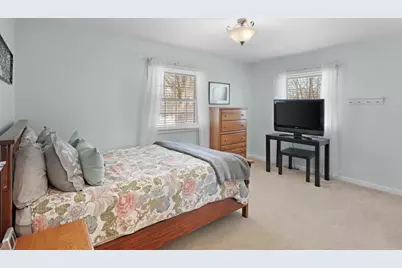 30527  Mountain Ln, Racine, WI 53185 - Photo 16