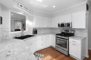 30527 Mountain Ln, Racine, WI 53185 - Photo 10