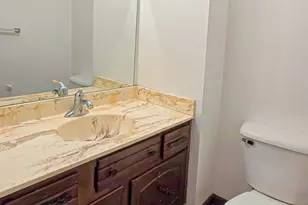 6202 W Port Ave, Milwaukee, WI 53223 - Photo 10