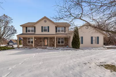 N53W15161  Glenmeadow Ct, Menomonee Falls, WI 53051 - Photo 2