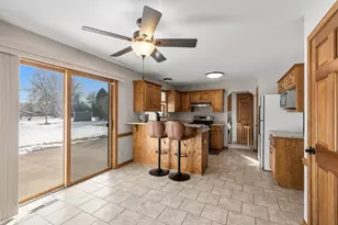 N53W15161 Glenmeadow Ct, Menomonee Falls, WI 53051 - Photo 8