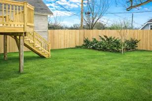 2262 N 71st St, Wauwatosa, WI 53213 - Photo 22