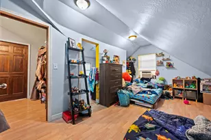 3633 E Martin Ave, Cudahy, WI 53110 - Photo 10