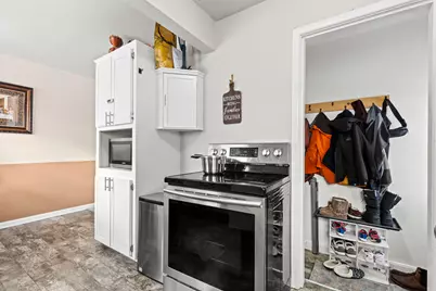 3371 S 75th St, Milwaukee, WI 53219 - Photo 10