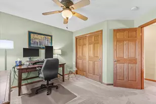 N54W16055 Westwind Dr, Menomonee Falls, WI 53051 - Photo 18