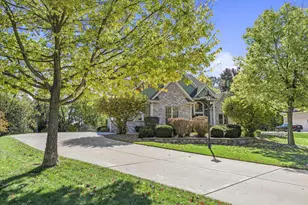 N54W16055 Westwind Dr, Menomonee Falls, WI 53051 - Photo 34