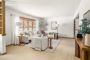 3260 Nassau Dr, Brookfield, WI 53045 - Photo 4